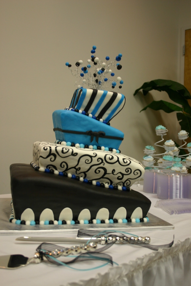 The Amber Blue black and white topsy turvy wedding cake