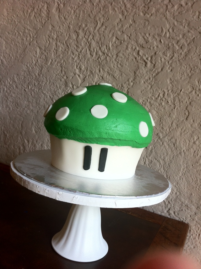 Super Mario Smash 1up green mushroom cake